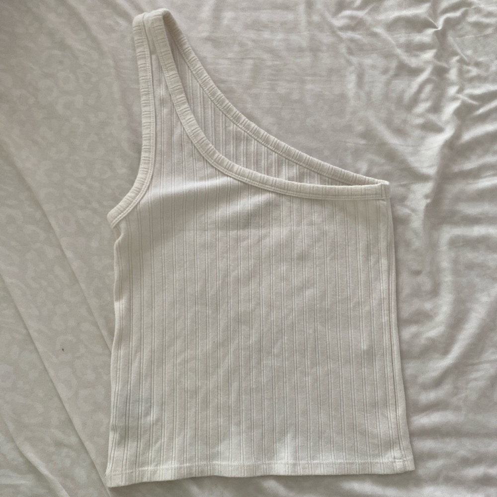 American eagle one shoulder